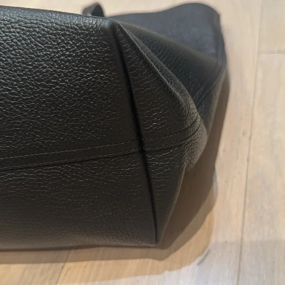 Cuyana Structured Black Leather Tote Bag - Like New! - Picture 12 of 16